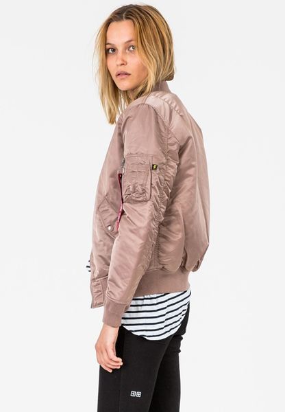 Жіноча куртка Alpha Industries MA-1 Women Рожевий 28781 фото