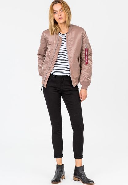 Жіноча куртка Alpha Industries MA-1 Women Рожевий 28781 фото